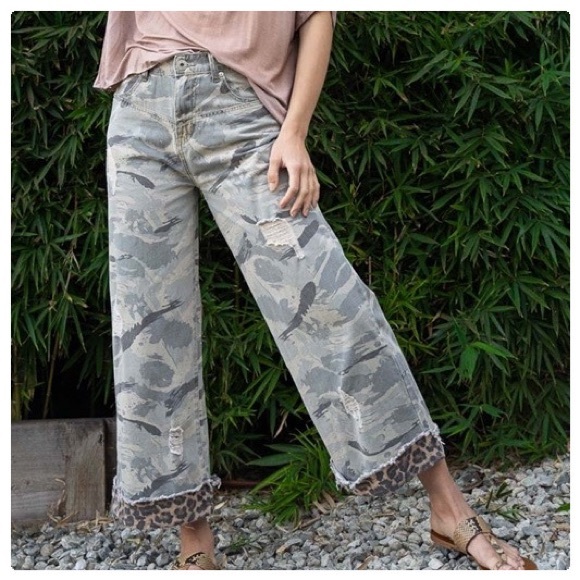 *RE-STOCK* The Original CAM-LEO Distressed Pants - Picture 8 of 16